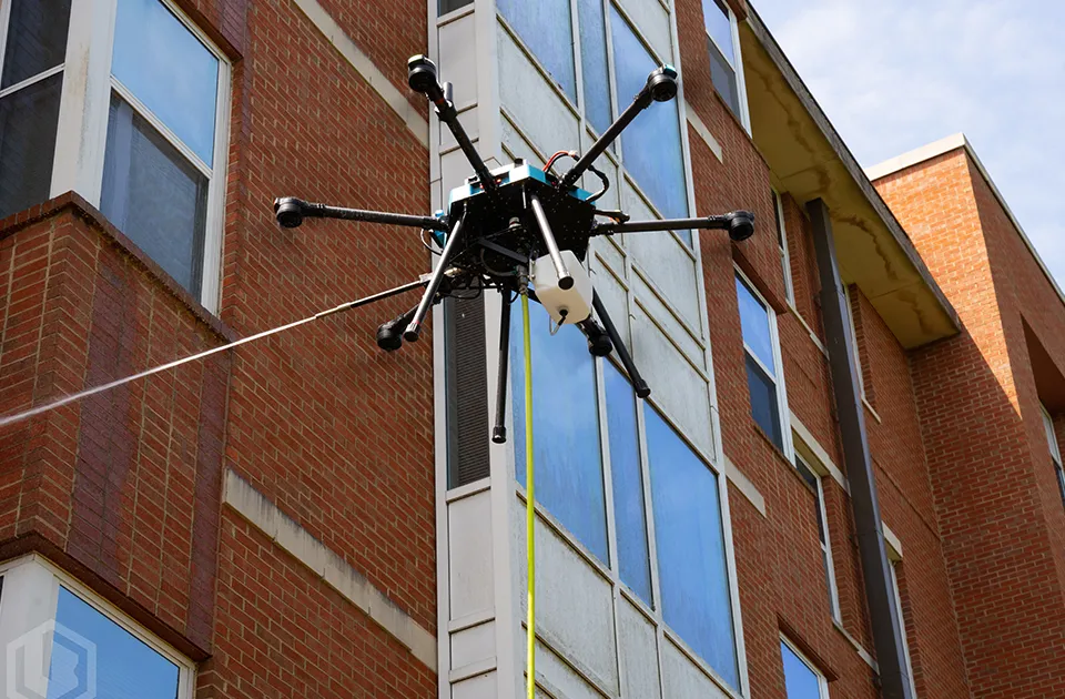 Limpieza de fachadas | Limpieza de vidrios con drones | Limpieza con drones