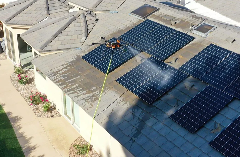 Limpieza de fachadas | Limpieza de vidrios con drones | Limpieza con drones | Limpieza de paneles solares