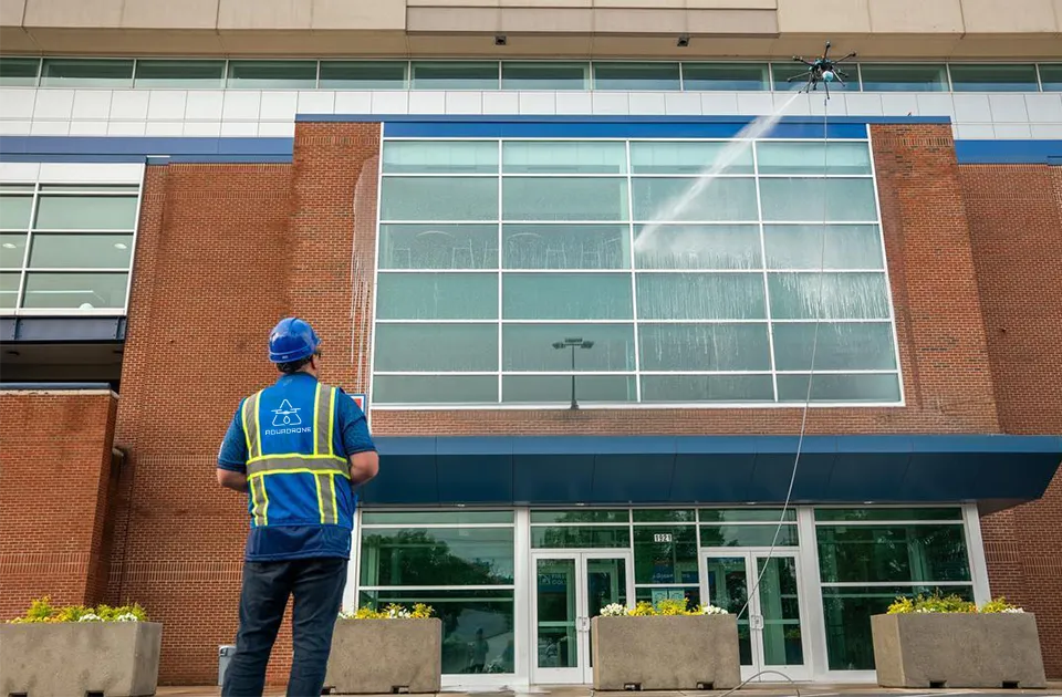 Limpieza de fachadas | Limpieza de vidrios con drones | Limpieza con drones