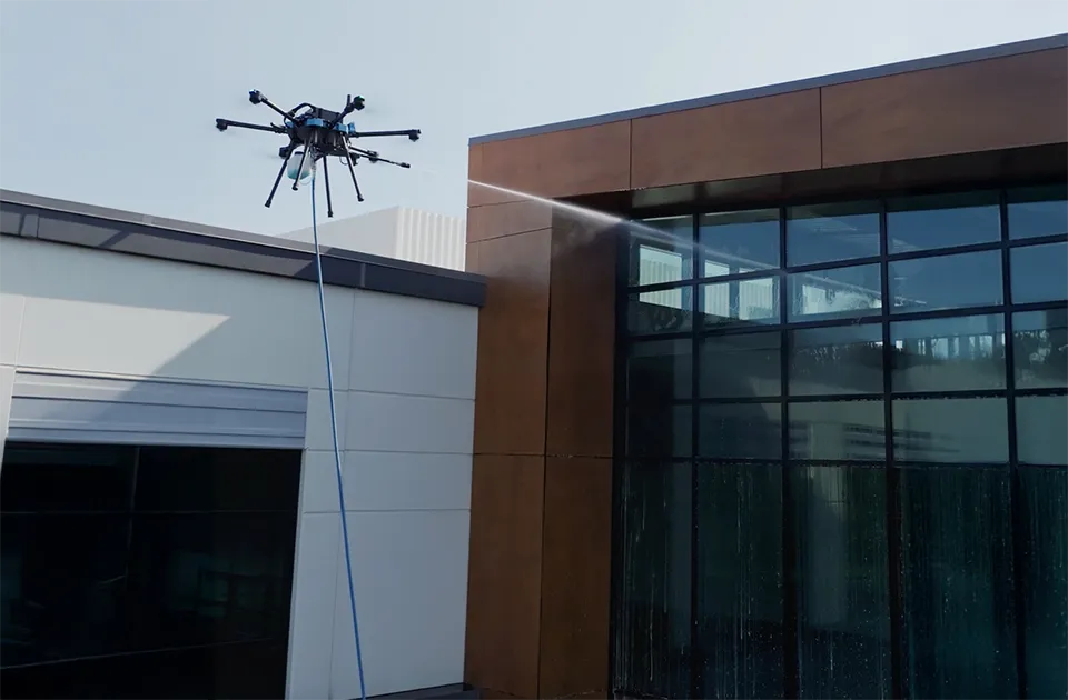 Limpieza de fachadas | Limpieza de vidrios con drones | Limpieza con drones
